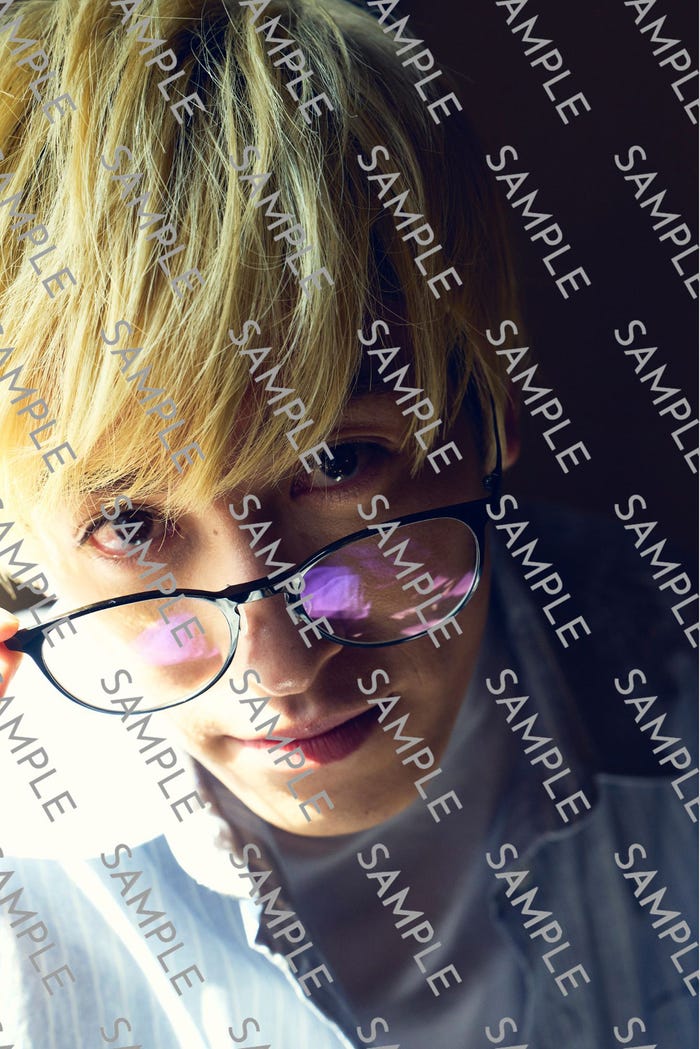 兼近大樹 1st写真集「虚構」アザーカットトレカ(C)吉本興業株式会社