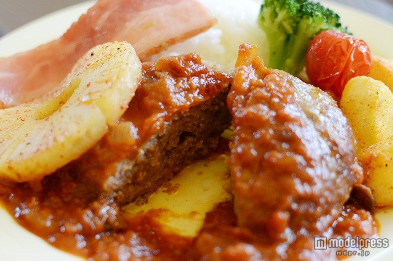 肉汁たっぷりのジューシーハンバーグ