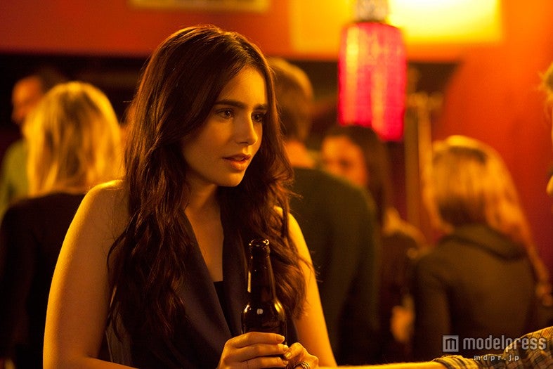 リリー・コリンズ（C）2012 Writers the Movie,LLC