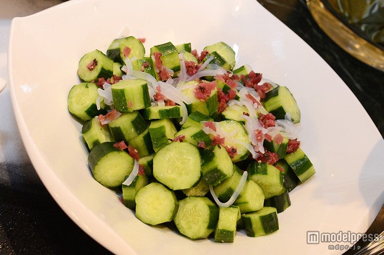 キュウリと葛切りのサラダ 梅風味