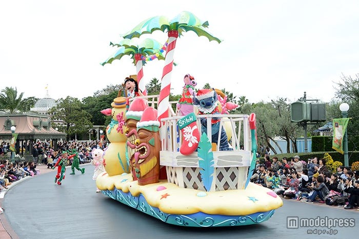 パレード「ディズニー・クリスマス・ストーリーズ」