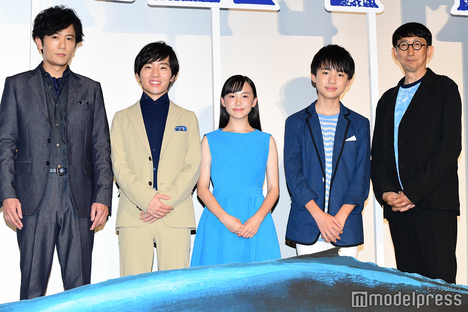 （左から）稲垣吾郎、浦上晟周、芦田愛菜、石橋陽彩、渡辺歩監督（C）モデルプレス