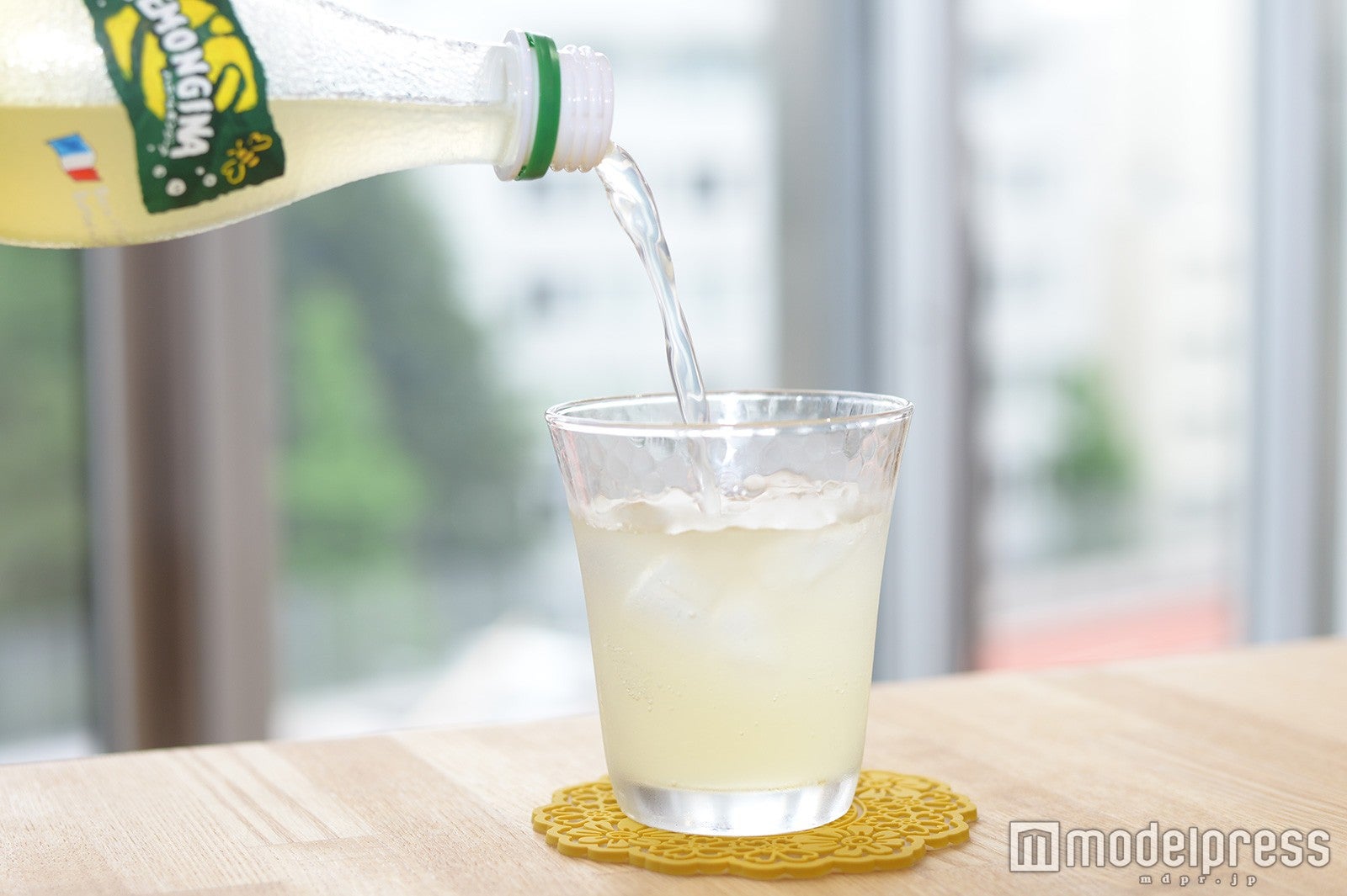 グラスに注げばシュワっと爽快感（C）モデルプレス