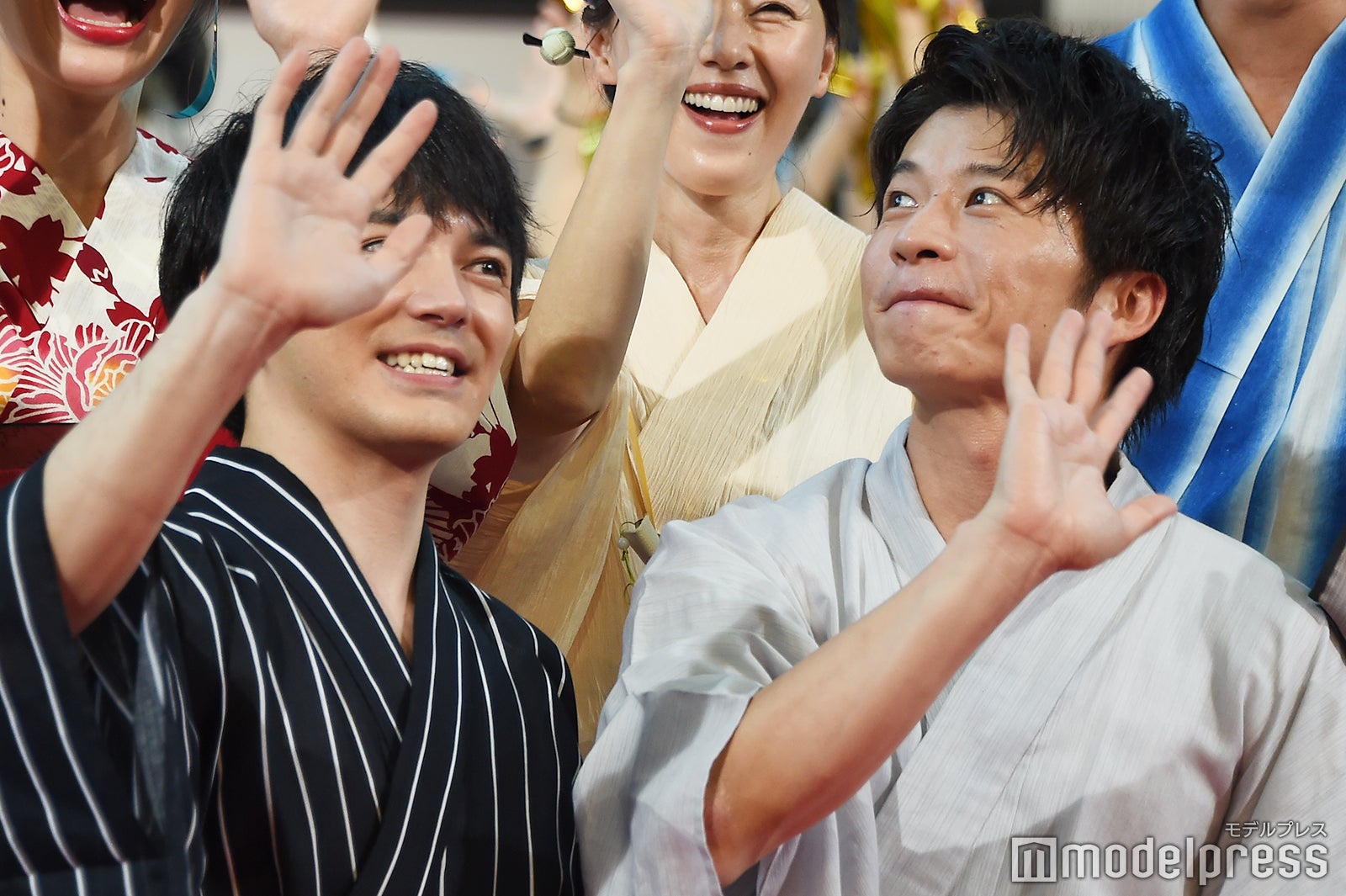 仲良し林遣都＆田中圭（C）モデルプレス