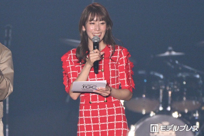 元NHK中川安奈アナ、美ボディ際立つキャミドレス姿披露「大人の色気」「美しすぎてドキッとした」と悶絶の声