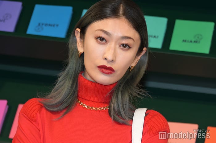 茶髪の山田優(C)モデルプレス