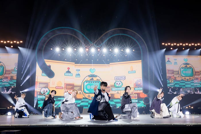 ユウシ、ウォンビン、シャオジュン、カンタ、ヘンドリー、アントン、シオン「SMTOWN LIVE 2025 in TOKYO」より(C)田中聖太郎写真事務所