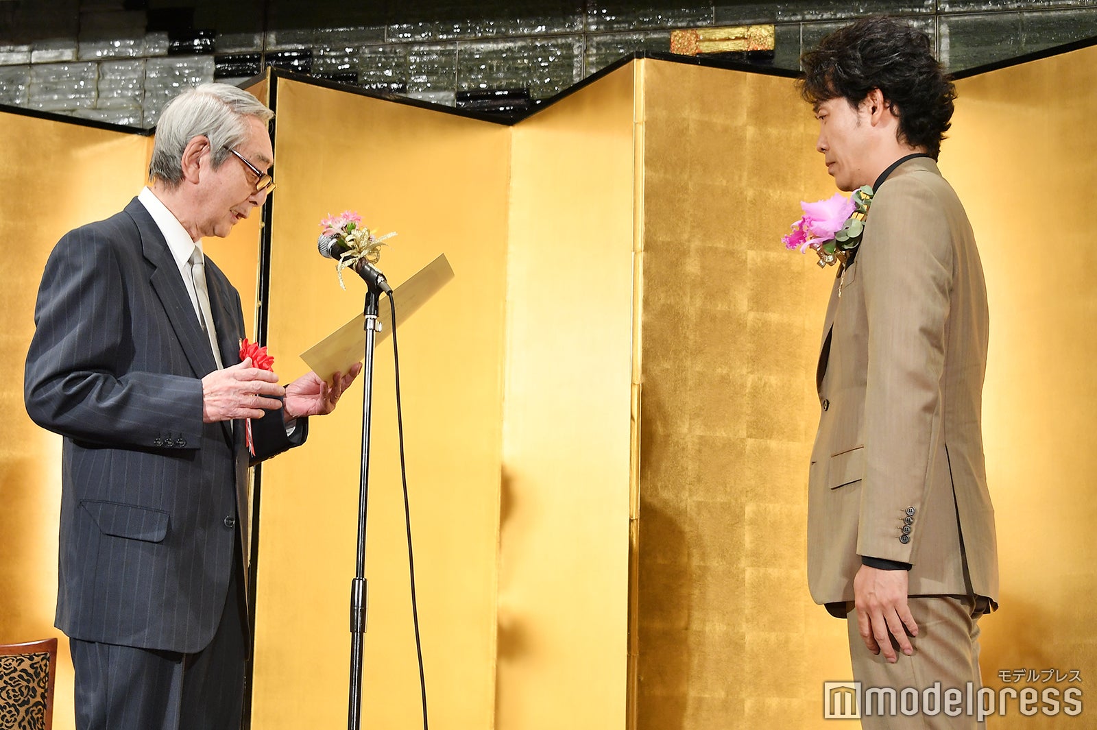 大泉洋（右） （C）モデルプレス