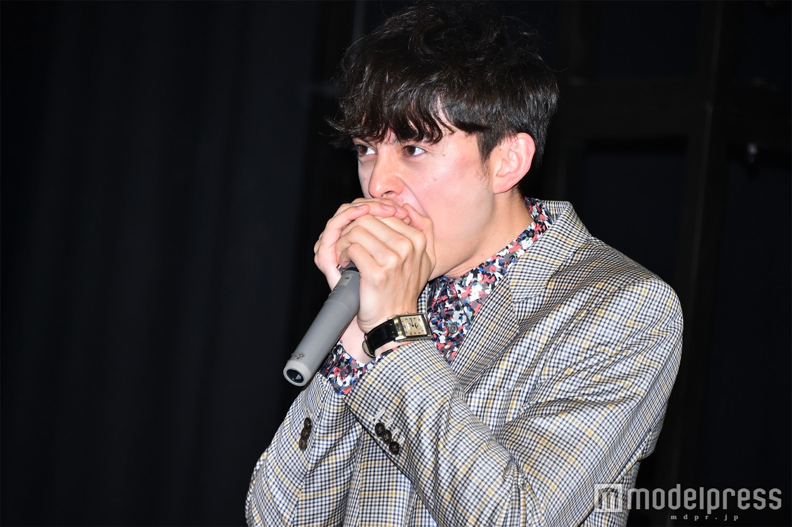 「イエェェェ～イ！」と絶叫するハリー杉山 （C）モデルプレス