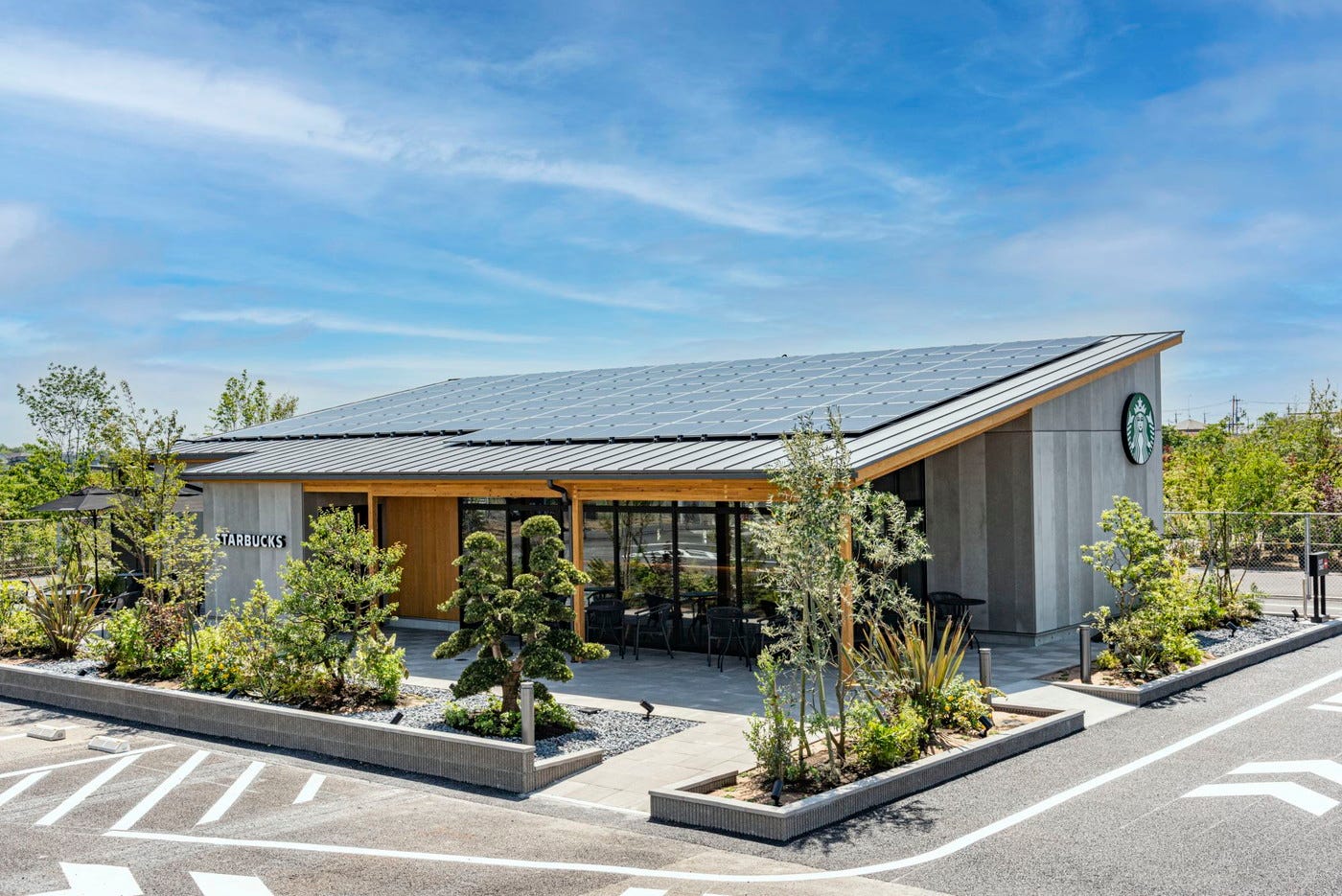 「スターバックス コーヒー 道の駅みのりの郷東金店」木の温もり感じる新店舗