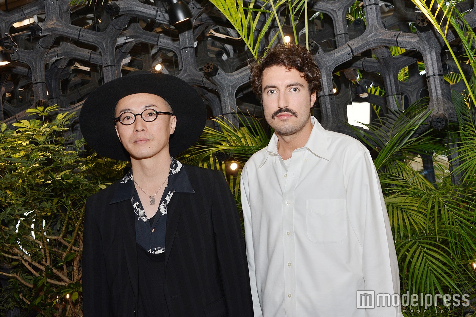 （左から）清水護、マルコ・ランバルディ（C）モデルプレス