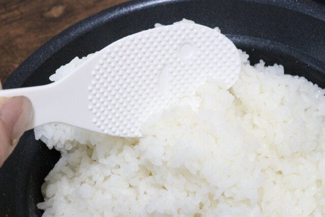 くっつきにくい立つしゃもじ（小）　ごはんを混ぜる