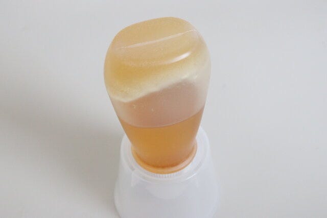 ダイソー　使いたい時にすぐ使える！はちみつボトルスタンド　使用例