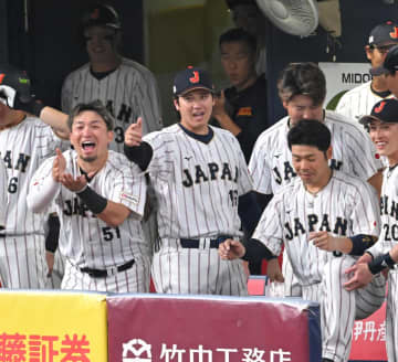 侍Jの「お茶ポーズ」不評？鈴木誠也が苦笑い「また変えるでしょ？ちょっと不評だった（笑）」考案者も明かす