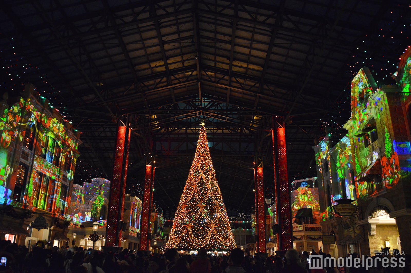 ワールドバザールの環境演出（C）モデルプレス（C）Disney