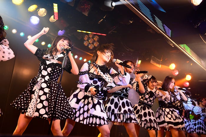 「AKB48劇場13周年特別記念公演」夜公演より(C)AKS