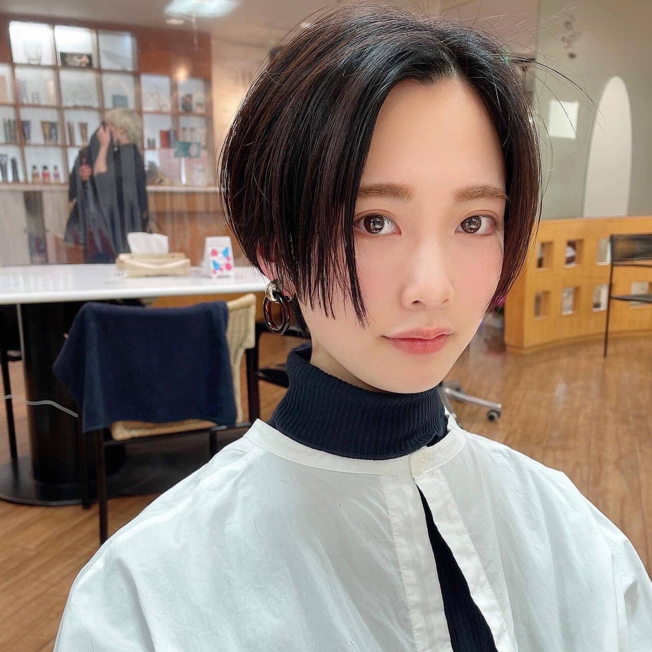 大人顔 童顔に似合うヘアを紹介 悩みも解消されるかも モデルプレス