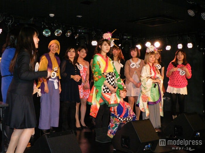 「あやまんJAPAN LIVE&新人オーディション『こーこーが六本木じゃい!!!』」の様子