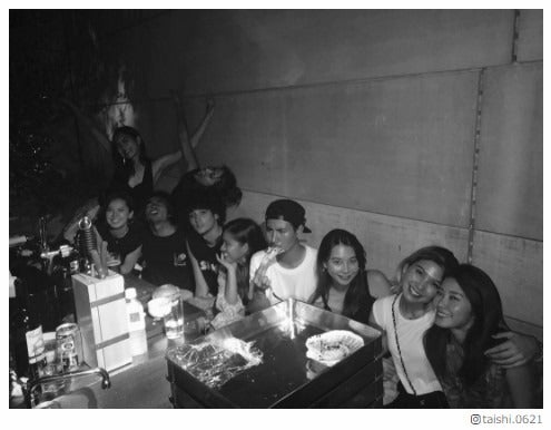 Niki＆魁＆大志＆智可子…「テラハ」ハワイ編メンバー大集合ショットに反響