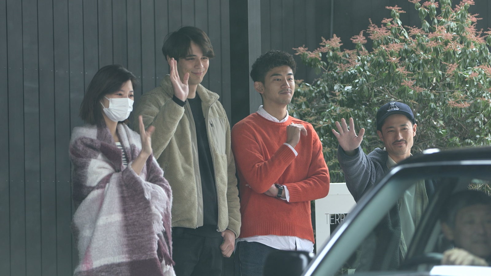 安未を見送るメンバー「TERRACE HOUSE OPENING NEW DOORS」17th WEEK（C）フジテレビ／イースト・エンタテインメント