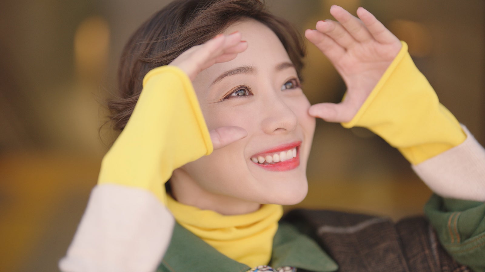 石原さとみ、“探検家ルック”で笑顔はじける