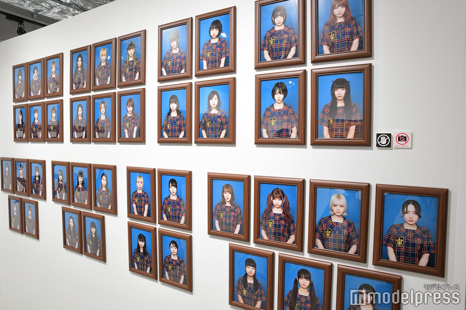 「SCHOOL OF WACK」展示の模様 （C）モデルプレス