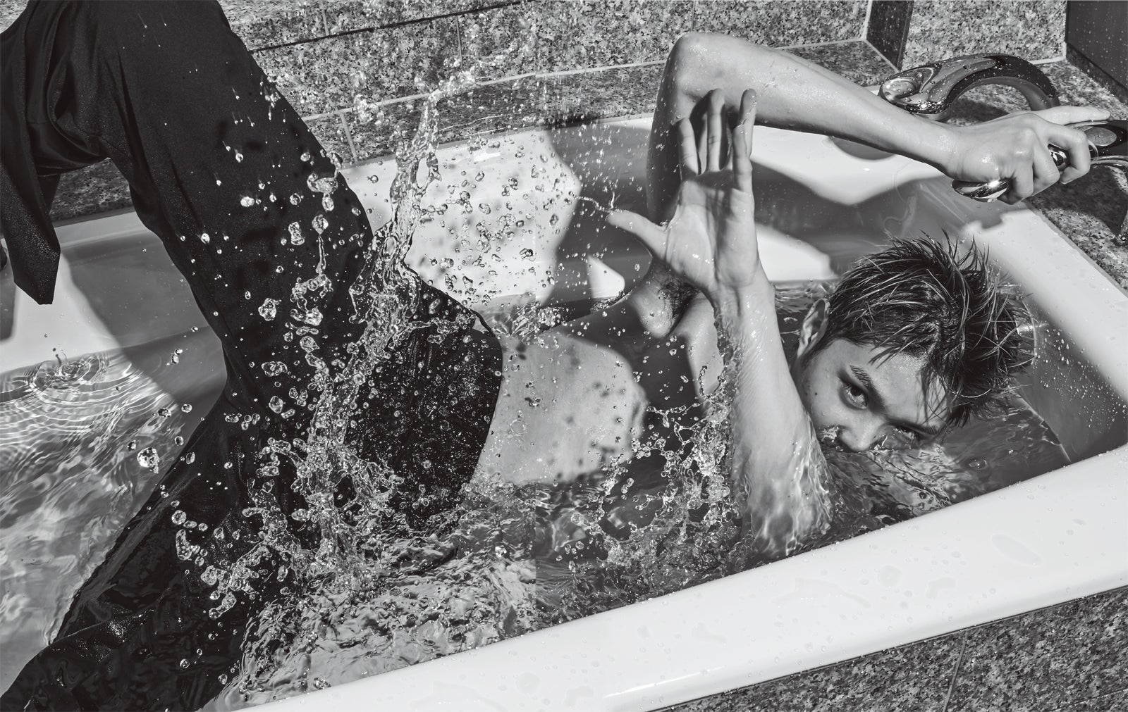 磯村勇斗お気に入りカット／写真集「PASSAGE」より（提供画像）