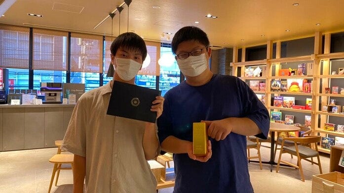 秘密の部屋を見つけてミッション達成！と記念撮影までしたのに！