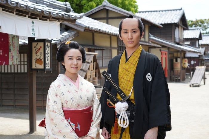 上白石萌音＆SixTONES京本大我、ドラマ初共演で凸凹バディ結成 宮部みゆき傑作小説を初実写化＜霊験お初～震える岩～＞