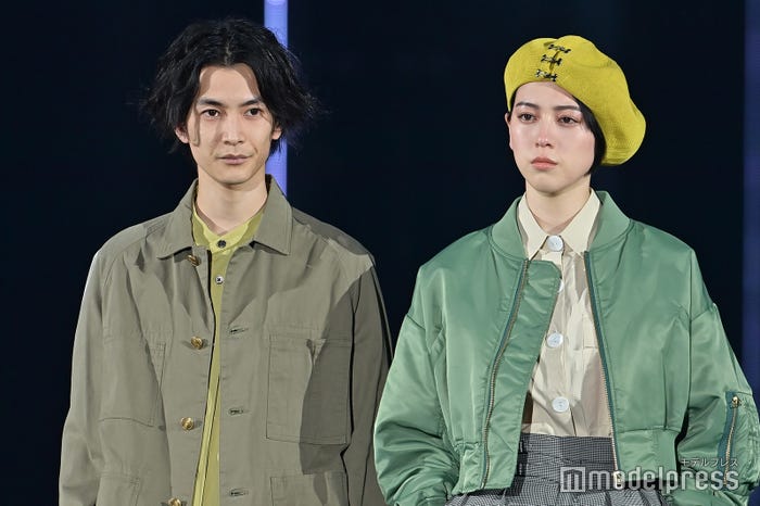 渡邊圭祐、三吉彩花(C)モデルプレス