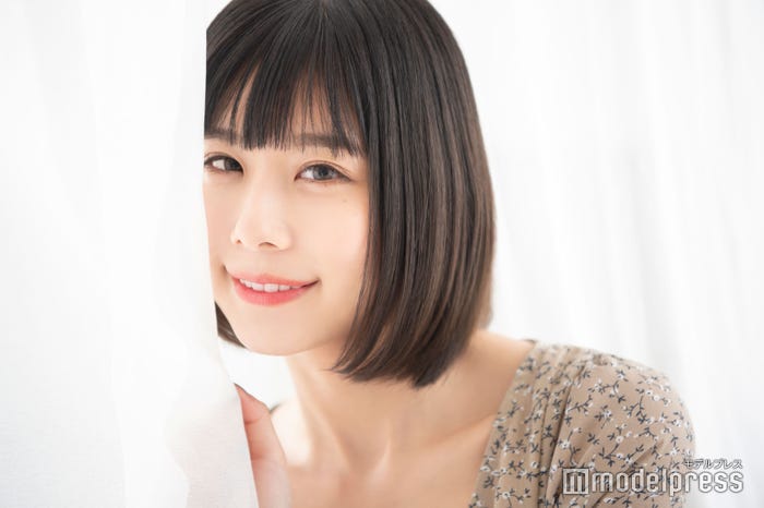 モデルプレスのインタビューに応じた有村藍里(C)モデルプレス