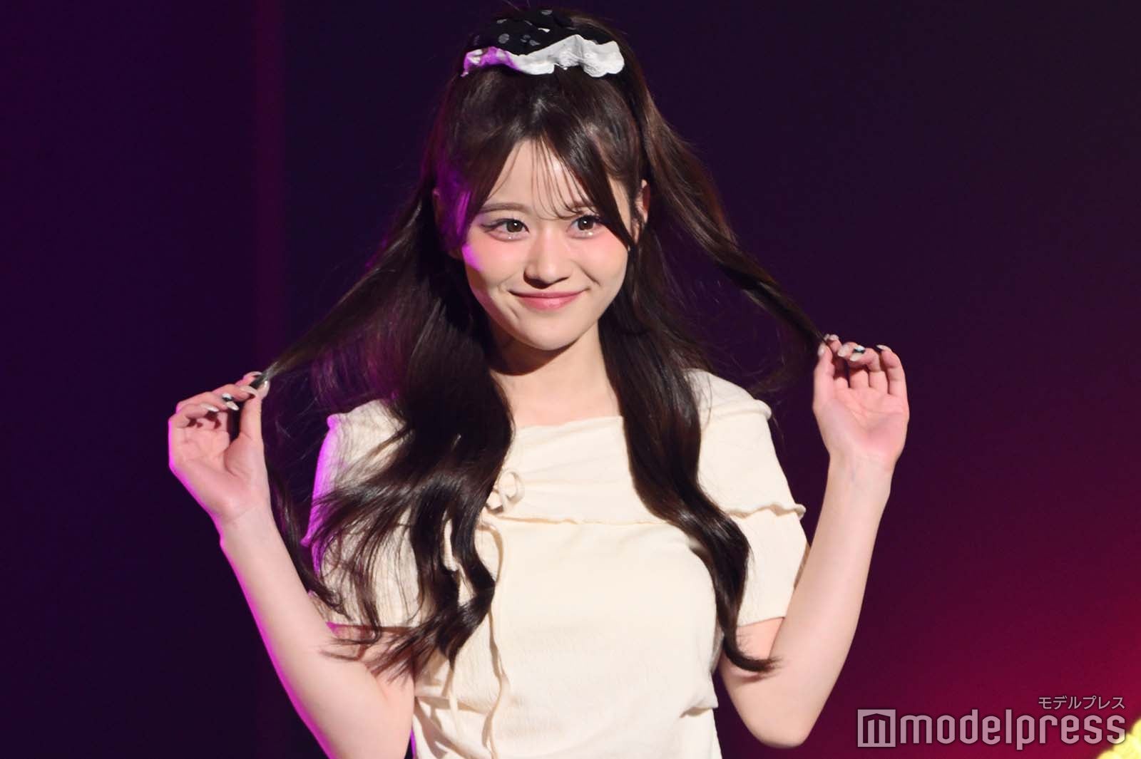 「今日好き」りんか、高めハーフアップ×膝上ミニスカでお嬢様ルック【TGC teen 2025 Summer】