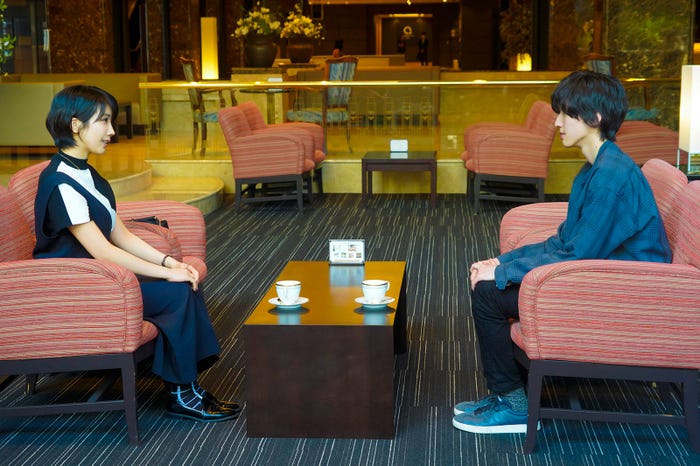 松本穂香、道枝駿佑(C)2022「今夜、世界からこの恋が消えても」製作委員会