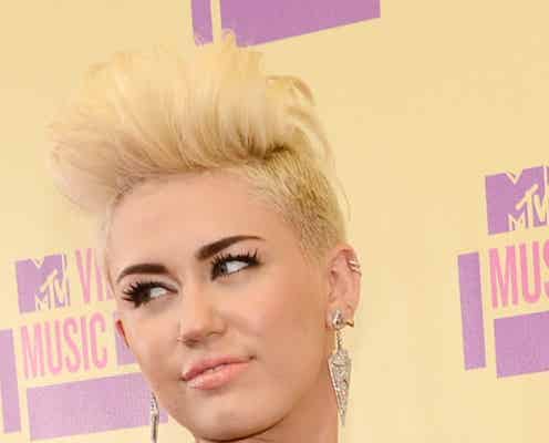 マイリー衝撃の逆毛ヘア MTVビデオ・ミュージック・アワードに歌姫セレブが続々