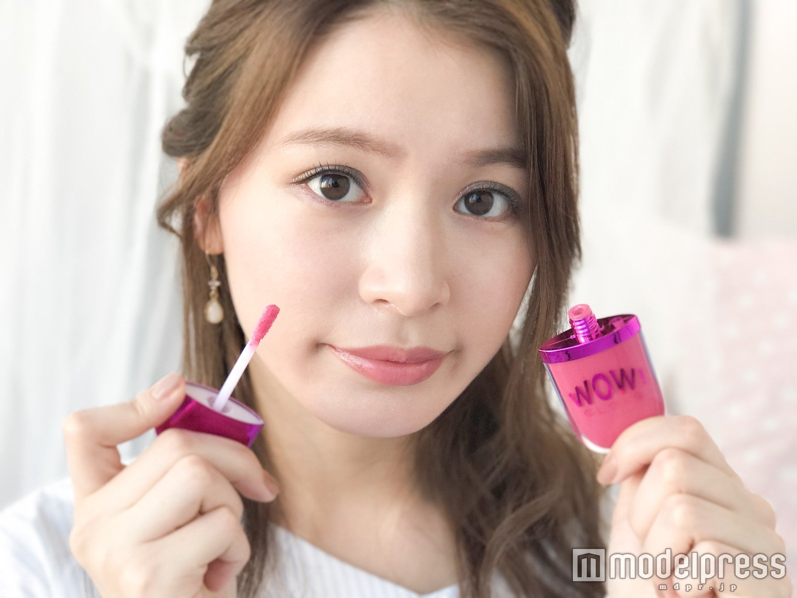 【MAKEUP REVOLUTION（メイクアップレボリューション）】「WOW！グロス “プレテンド テゥ ビーサイクト”」／モデル・ゆきら（C）モデルプレス