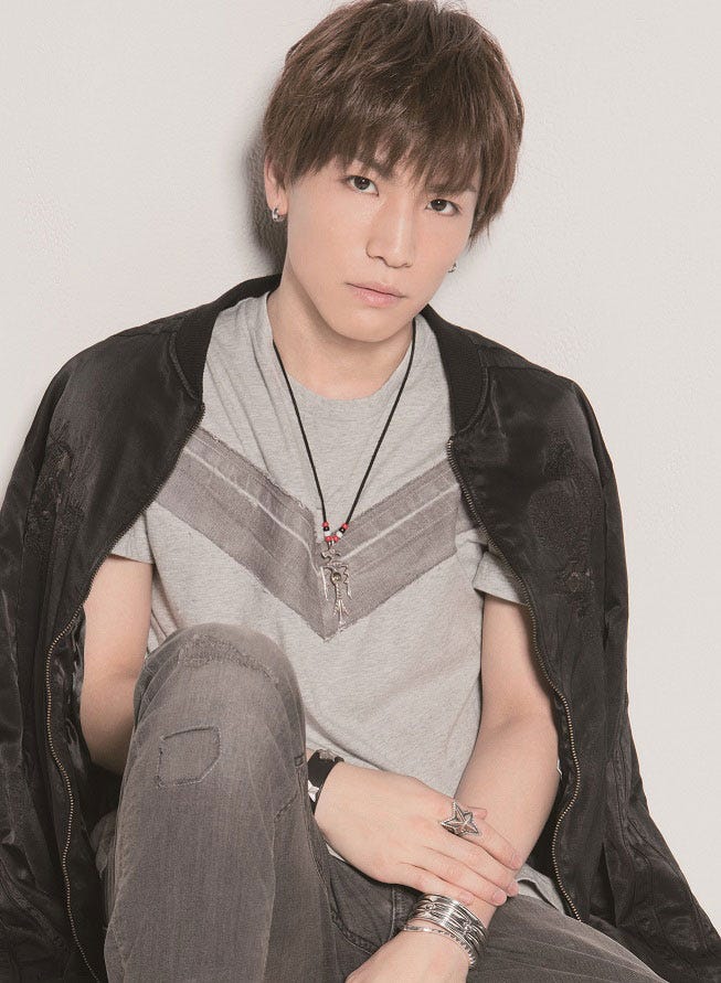 理想のデートを語る岩田剛典(画像提供:宝島社)