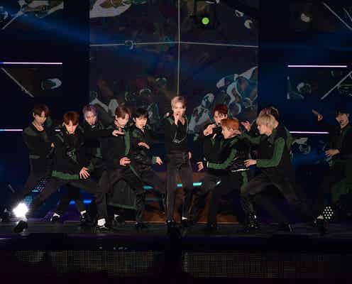 JO1「ガルアワ」初出演で大トリ飾る 炎に包まれる迫力満点パフォーマンス<GirlsAward 2022 A/W>