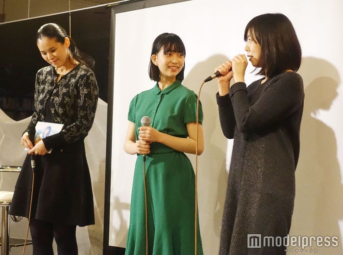 「いつ恋」のイベントにサプライズ登場した森川葵(中央)(C)フジテレビ