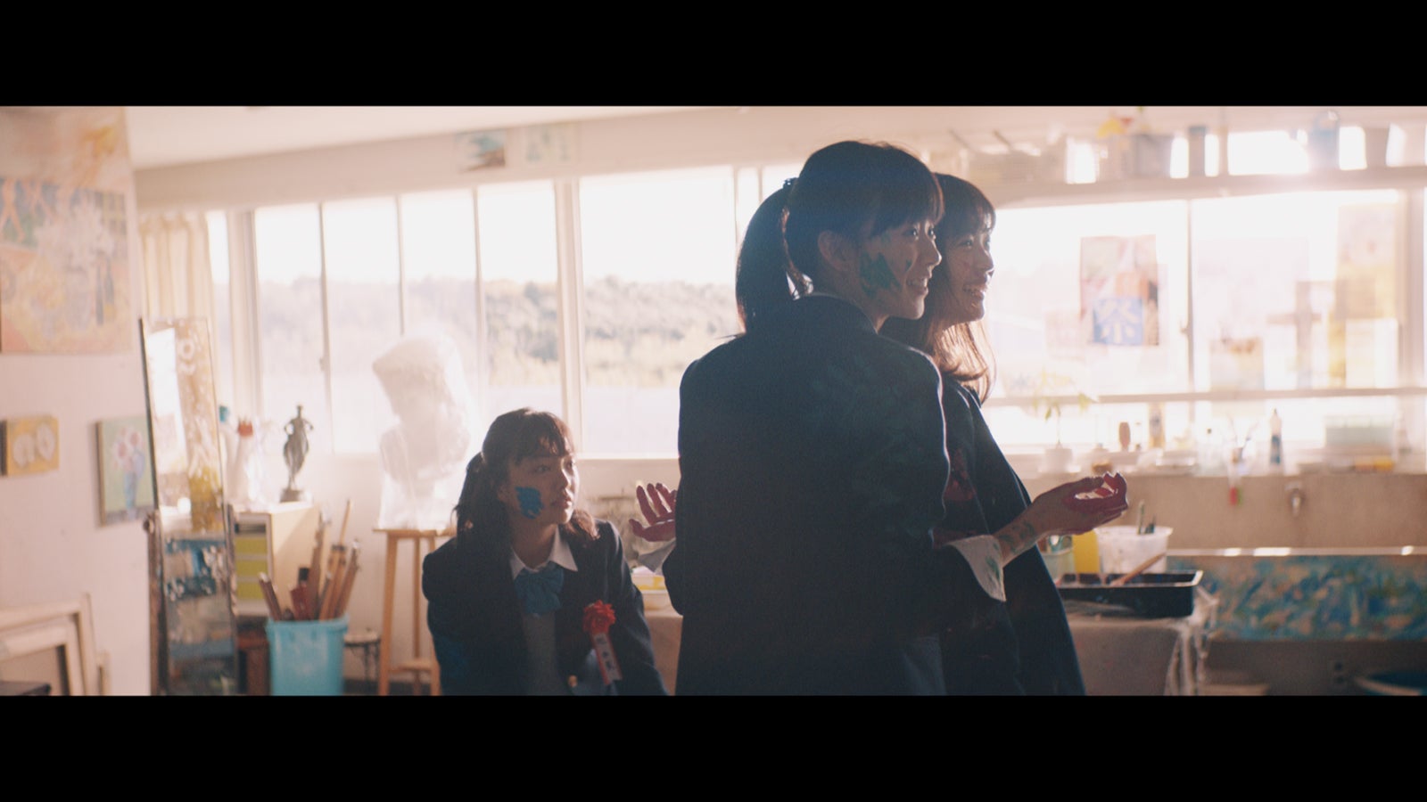 上原実矩、永野芽郁ら／CM「カルピス100周年『卒業篇』」より（提供写真）