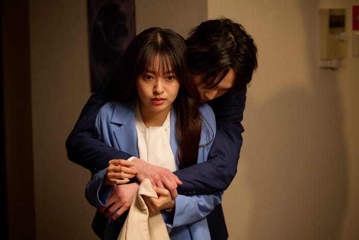 田辺桃子、堀夏喜「きみは面倒な婚約者」第2話より(C)椎野翠・兎山もなか/白泉社(Love Jossie)/テレビ朝日