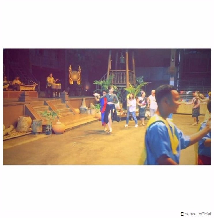 菜々緒、客席から飛び入り“強制参加”「誰より目立ってる」「放っておけない美しさ」