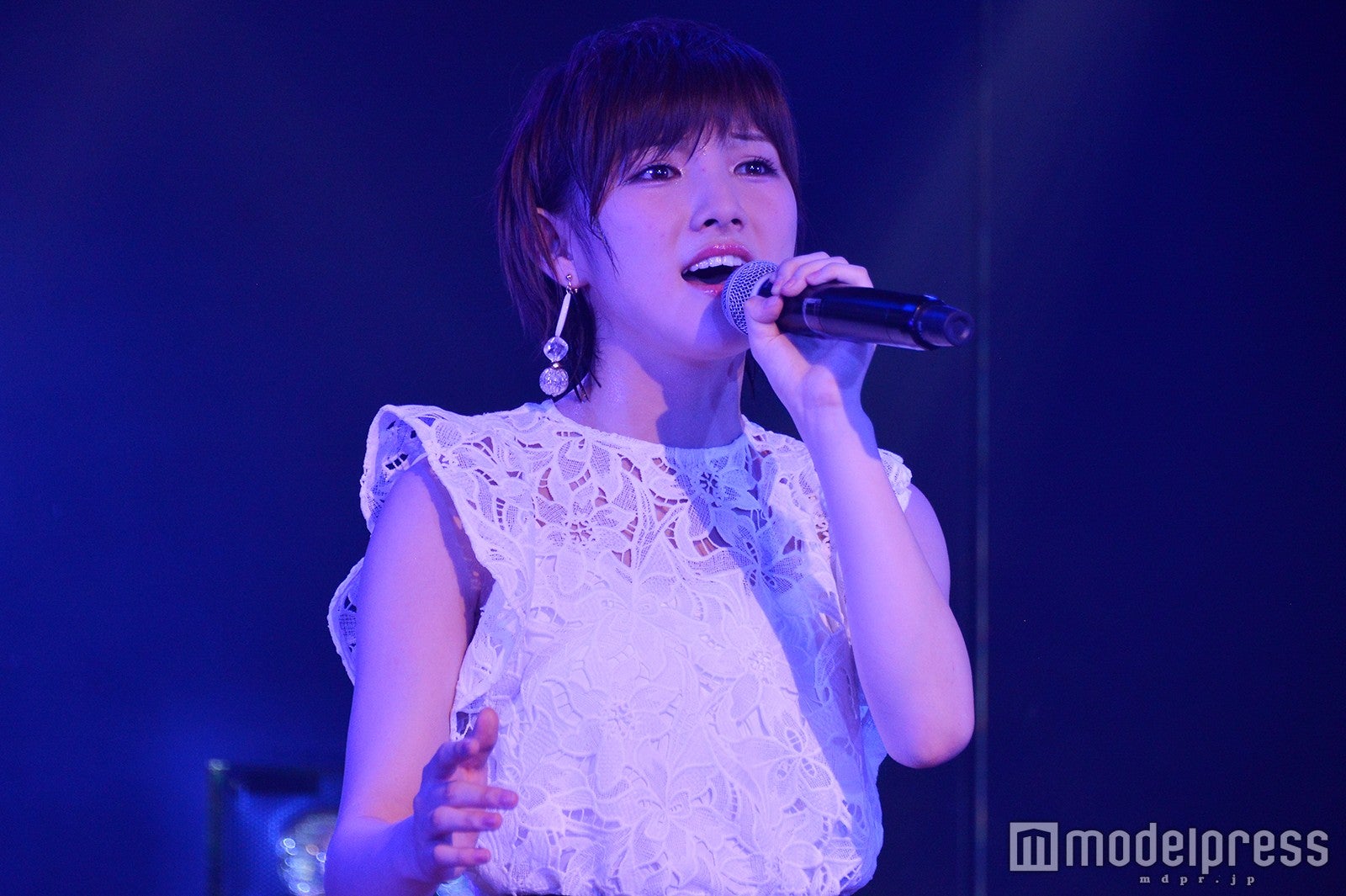 岡田奈々／井上ヨシマサ「神曲縛り」公演（C）モデルプレス