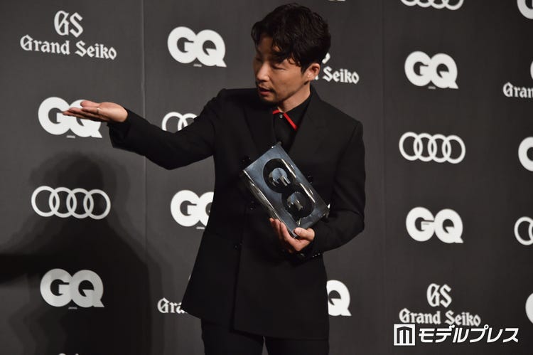 画像8 23 星野源 レアな髭姿で登壇 働き通しの1年 振り返る Gq Men Of The Year モデルプレス
