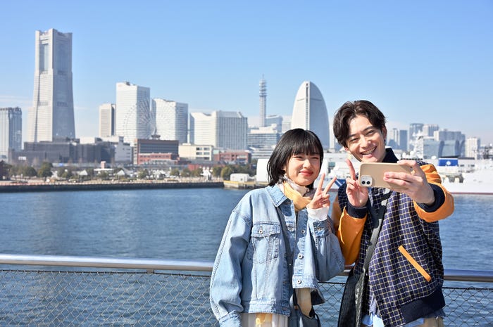 河合優実、岡田将生「不適切にもほどがある!」第7話より(C)TBS