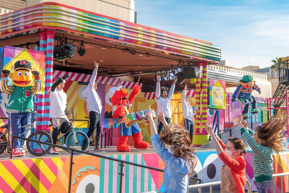 USJ「NO LIMIT!ストリート・フェスティバル」20周年仕様の新ストリート・エンターテイメント披露