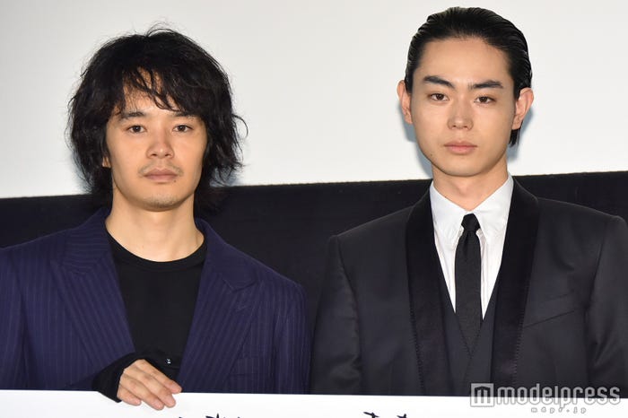 池松壮亮、菅田将暉(C)モデルプレス