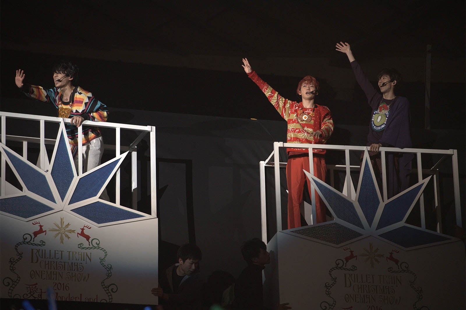 超特急／「BULLET TRAIN CHRISTMAS ONEMAN SHOW 2016 愛す。in Wonder Land 」より（写真提供：SDR）