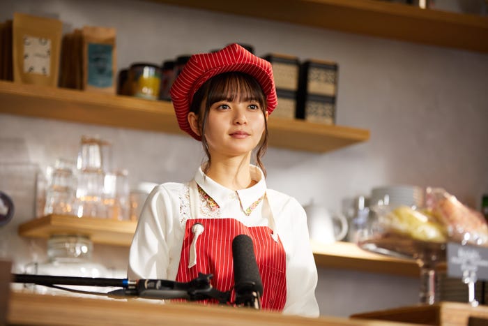 齋藤飛鳥/新TVCMメイキング映像より(提供写真)