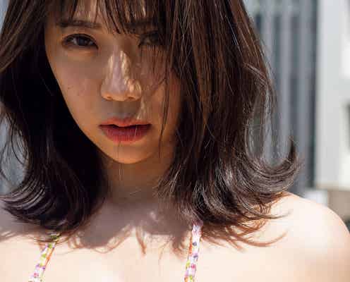 鈴木ふみ奈、豊満バストこぼれる圧巻グラビアで悩殺