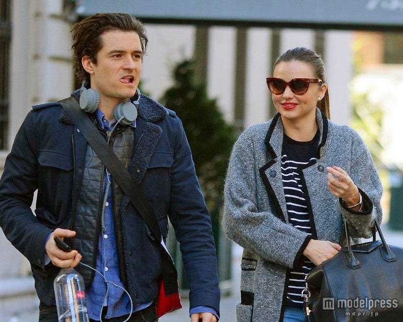 微妙な距離感が離婚カップルらしさを表現？　FameFlynet Pictures / Zeta Image